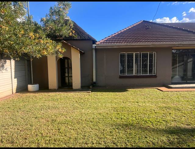 3 BEDROOM HOUSE FOR SALE IN THREE RIVERS